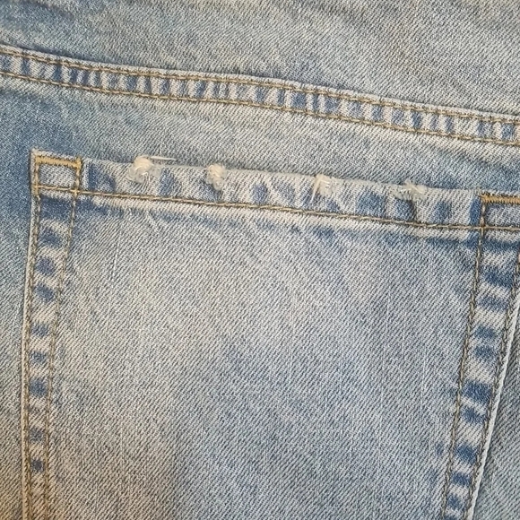 INGRID & Isabel Maternity Denim Shorts Light Wash Size 14 - Picture 8 of 12